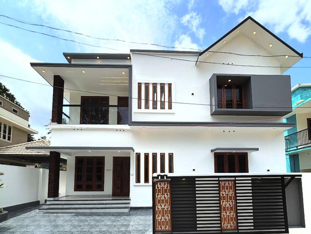 4 BHk